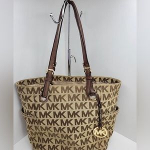 Michael Kors Jet Set Tote